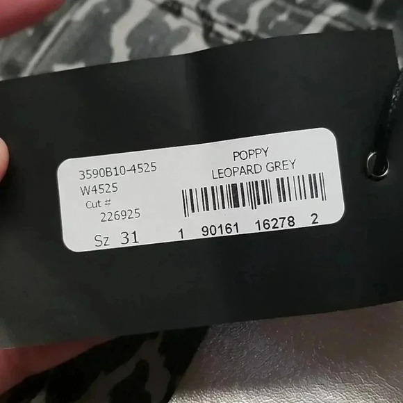 {PAIGE} X Rosie Poppy Leopard Slim Crop Flare Jeans Collaboration Collec… - Picture 13 of 16